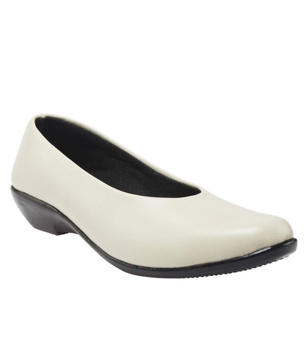 Selfie White Flat Formal Shoes